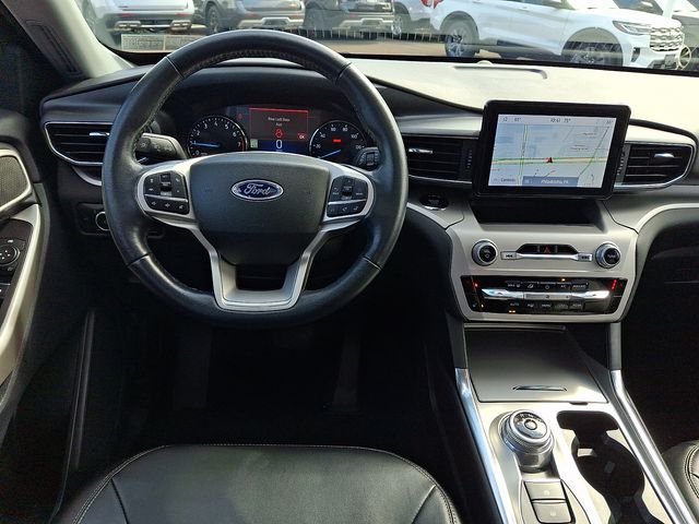 Used 2023 Black Ford XLT image 12