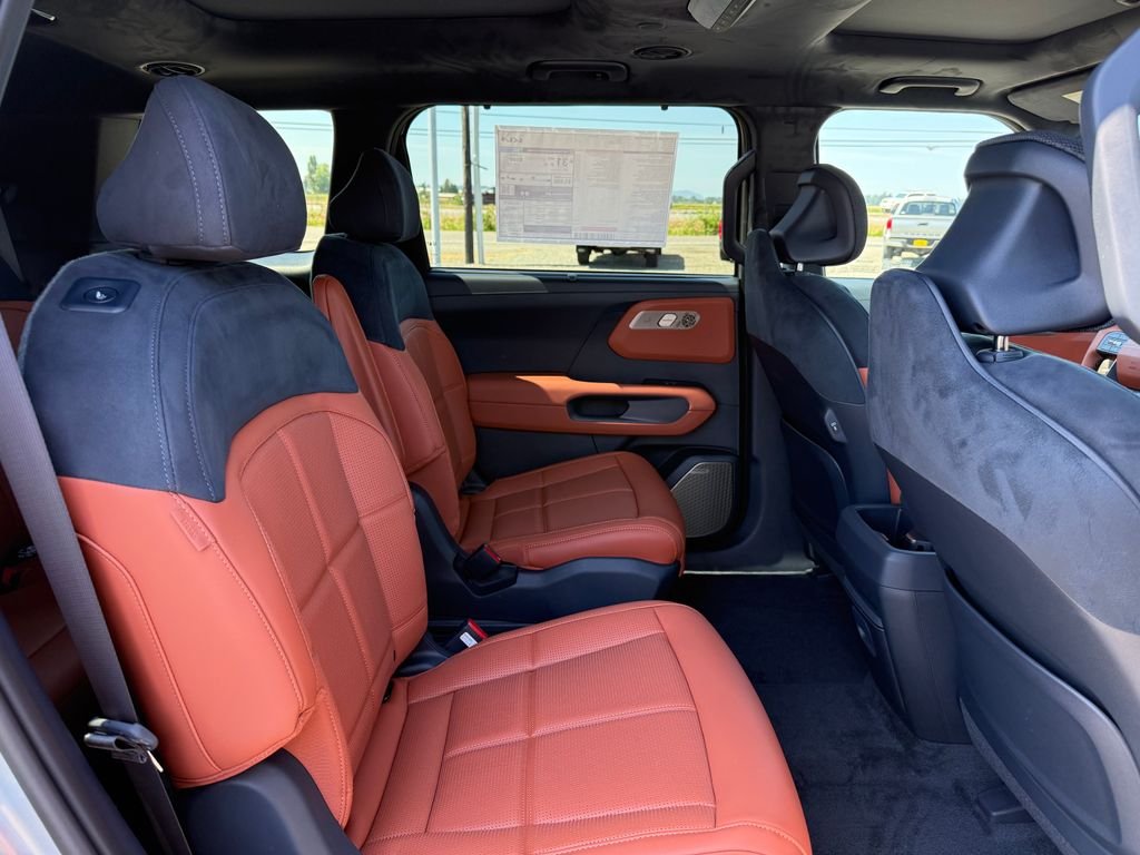 New 2027 Ivory Silver Kia SX-PRESTIGE image 13