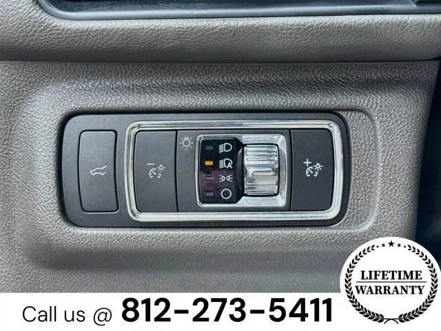 Used 2021 Blue Lincoln Standard image 10