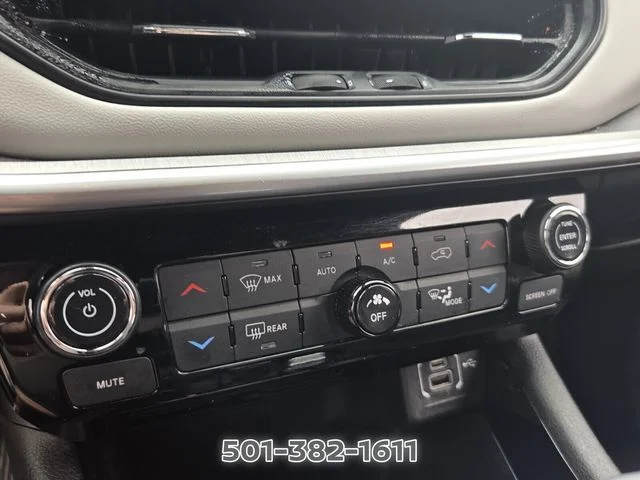 Used 2025 White Jeep Limited image 23