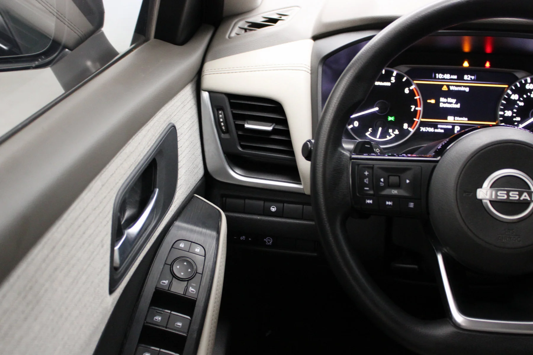 Used 2023 Super Black Nissan FWD SV image 32