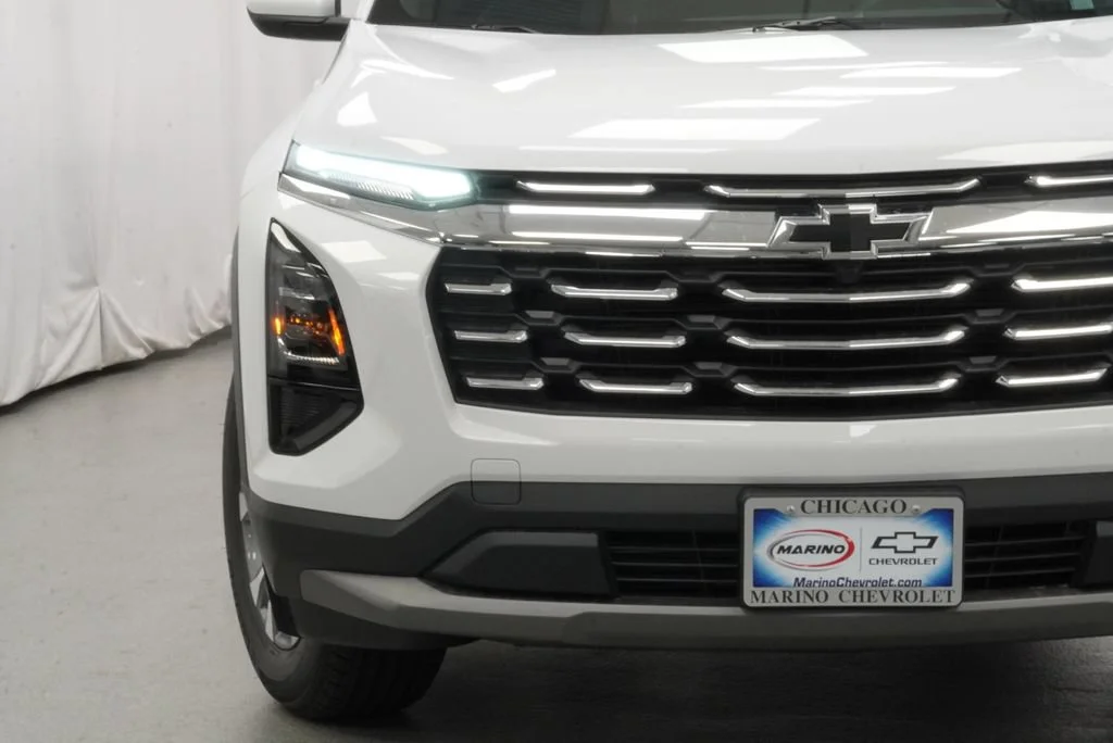 New 2027 Summit White Chevrolet LT image 33