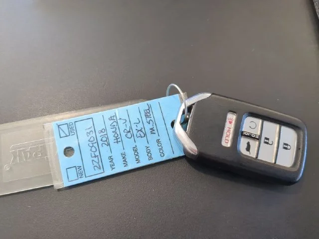 Used 2018 Modern Steel Metallic Honda Touring image 3