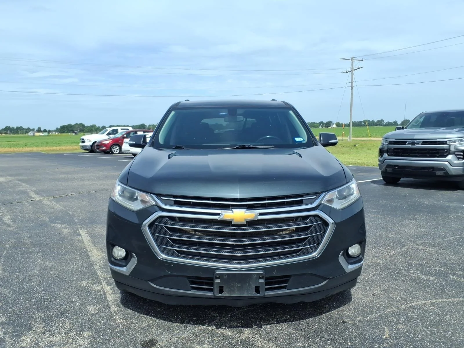 Used 2020 GRAPHITE METALLIC Chevrolet LT Cloth image 8