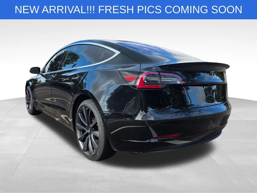 Used 2018  Tesla Long Range Battery image 6