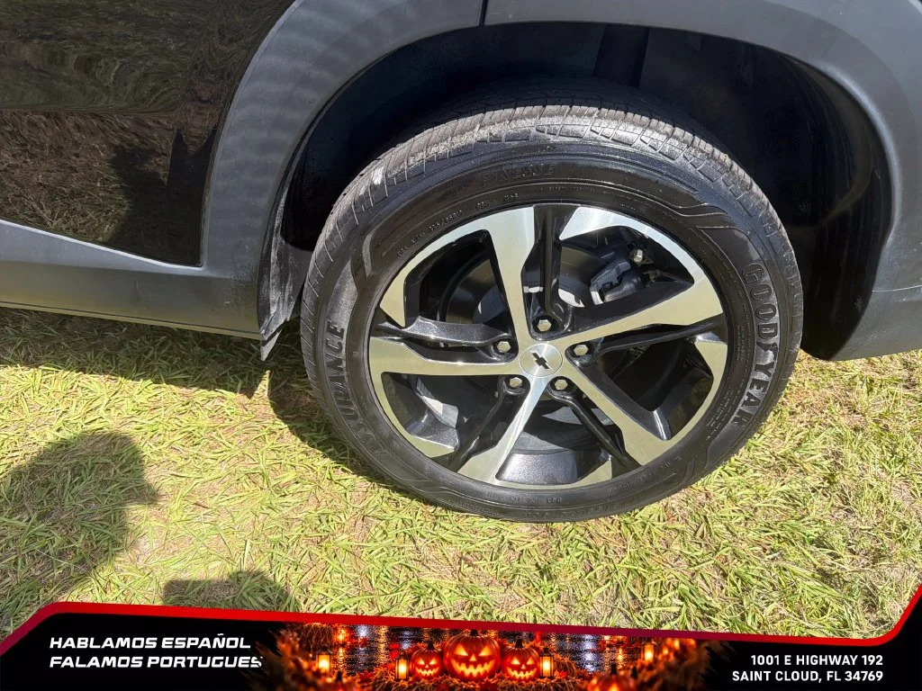 Used 2024 Mosaic Black Metallic Chevrolet 1RS image 11