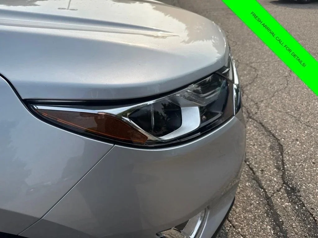 Used 2020 Silver Ice Metallic Chevrolet LT image 4