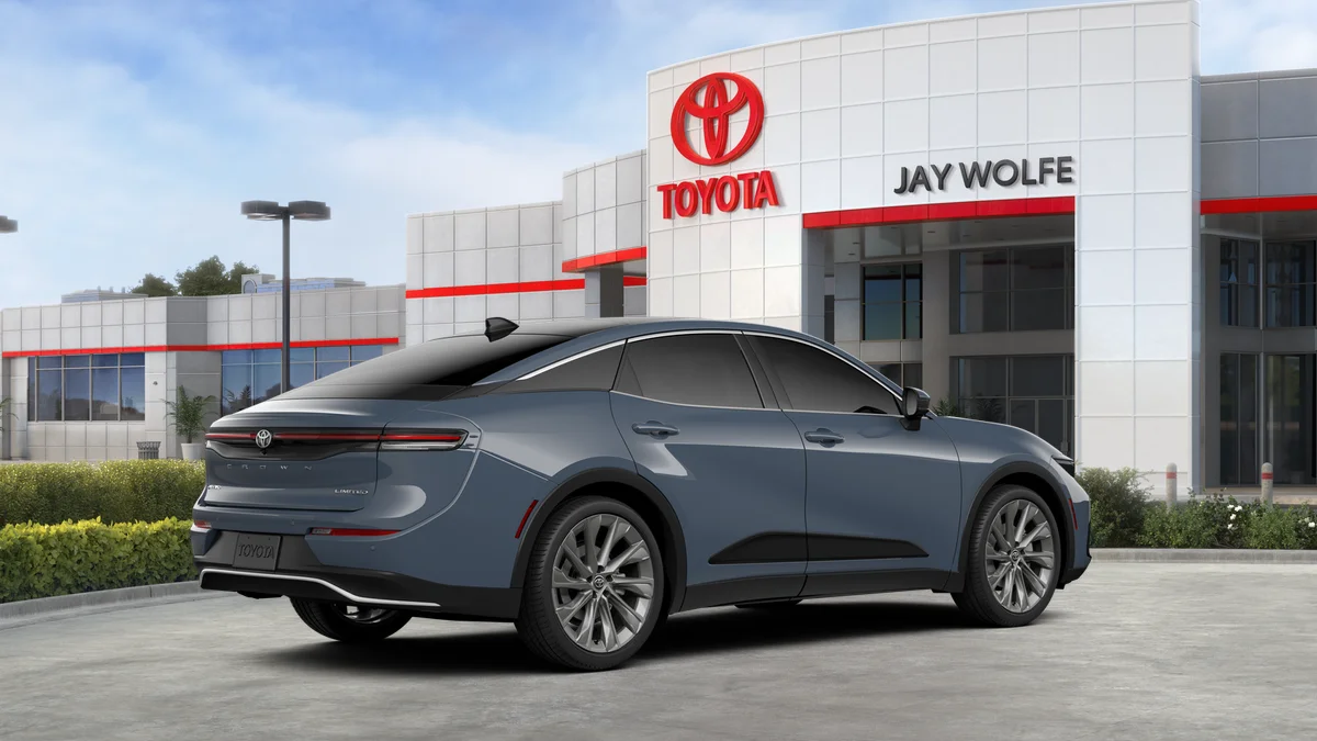 2026 Toyota Crown Limited - Photo 32