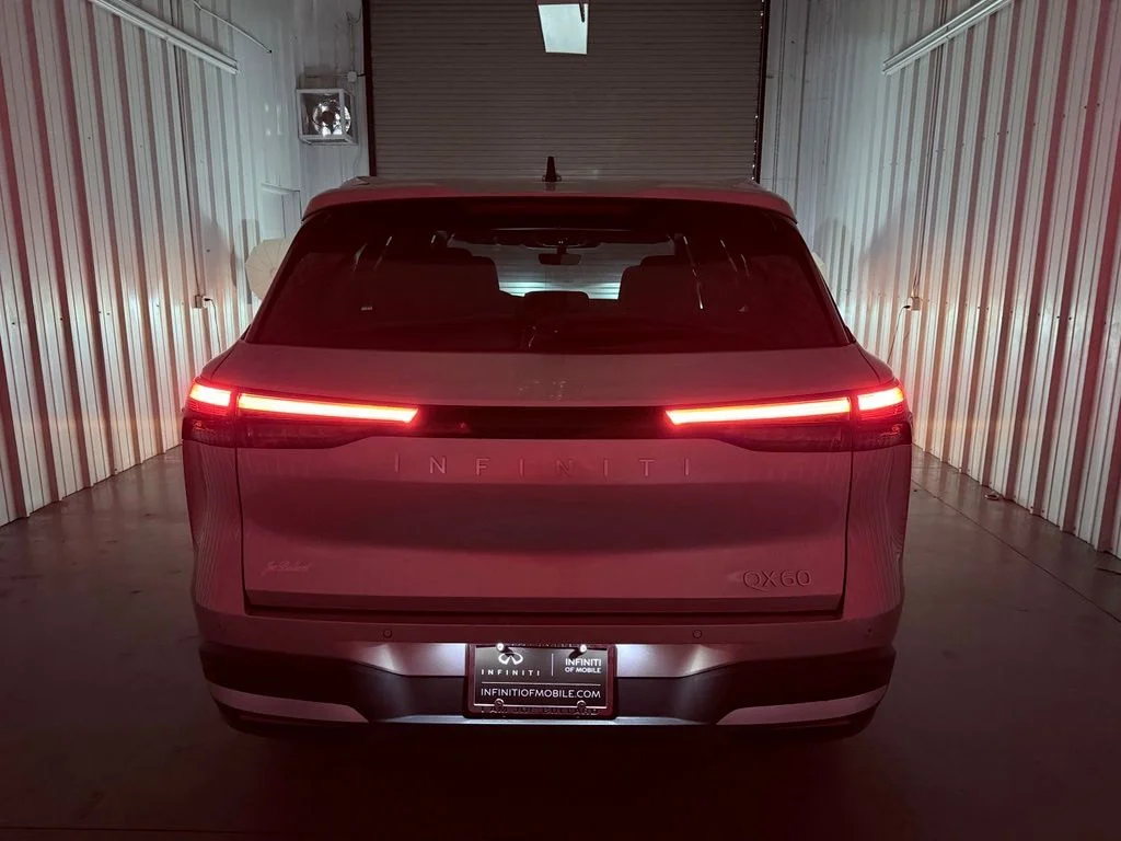 New 2027 WARM TITANIUM INFINITI Luxe FWD image 10