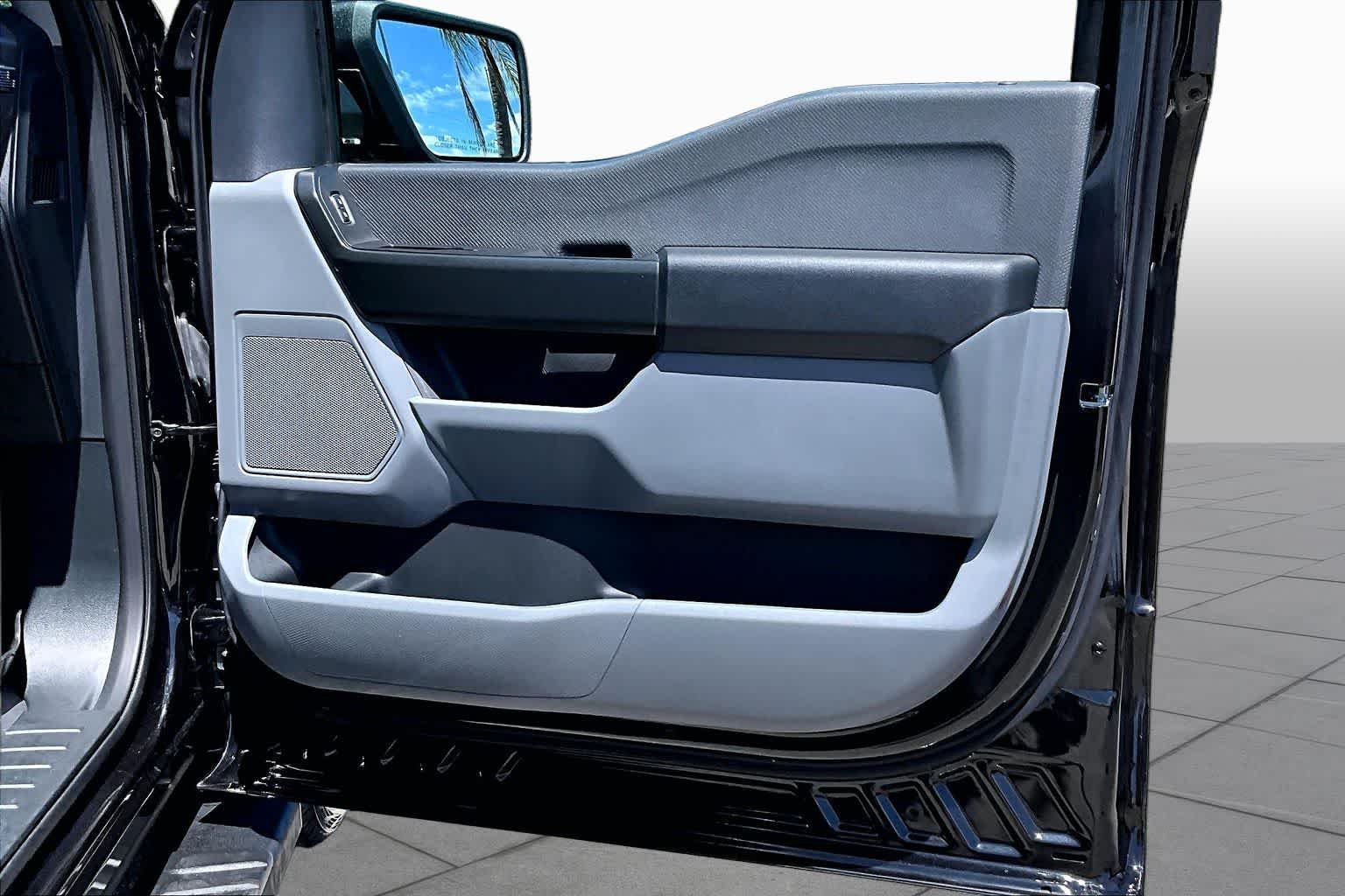 Used 2024 Agate Black Metallic Ford XL image 25