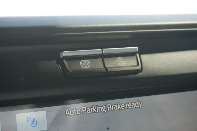 Used 2025 Oxford White Ford XLT image 30