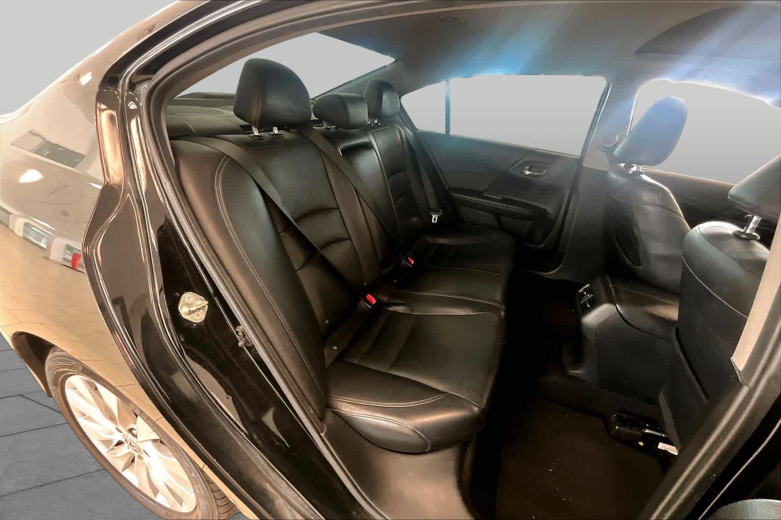 Used 2015 Crystal Black Pearl Honda EX-L image 18