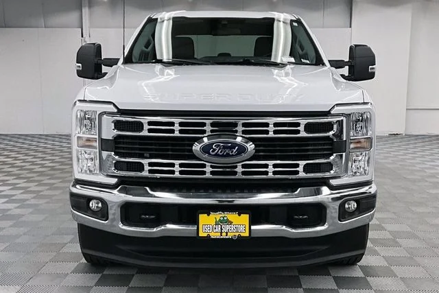 Used 2024 Oxford White Ford XLT image 4