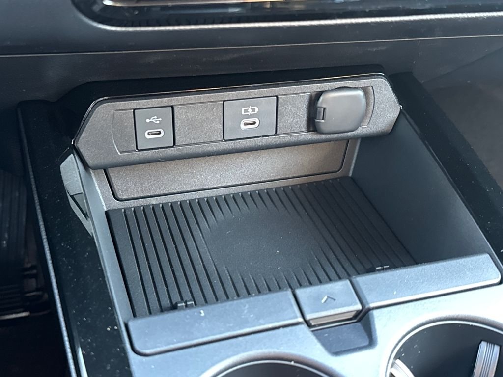 2026 Toyota Prius Plug-in Hybrid SE - Photo 32