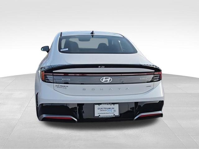 New 2026 White Hyundai SEL Sport image 7