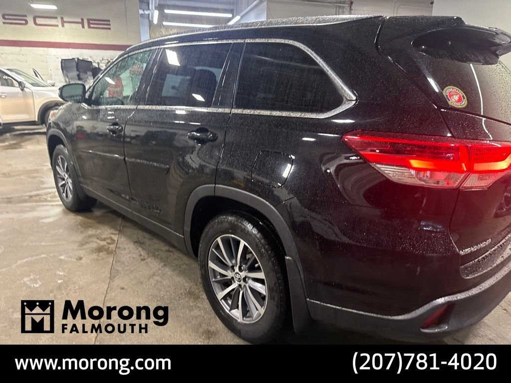 Used 2019 Black Toyota XLE image 9