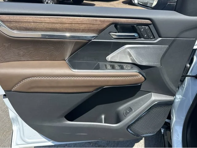 2026 GMC Acadia Denali Ultimate - Photo 23