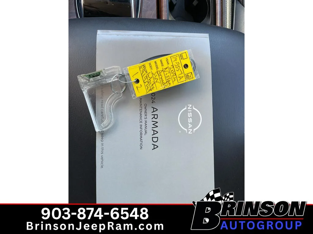 Used 2024 Aspen White Tricoat Nissan SL image 40