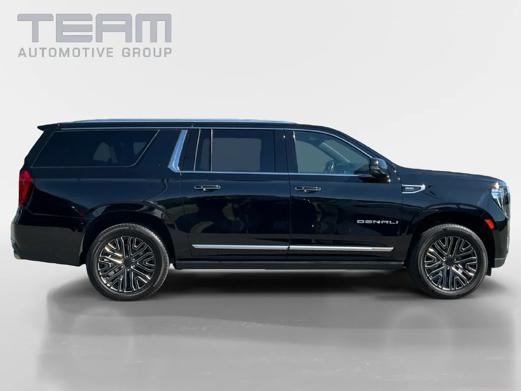 Used 2022 Onyx Black GMC Denali image 8