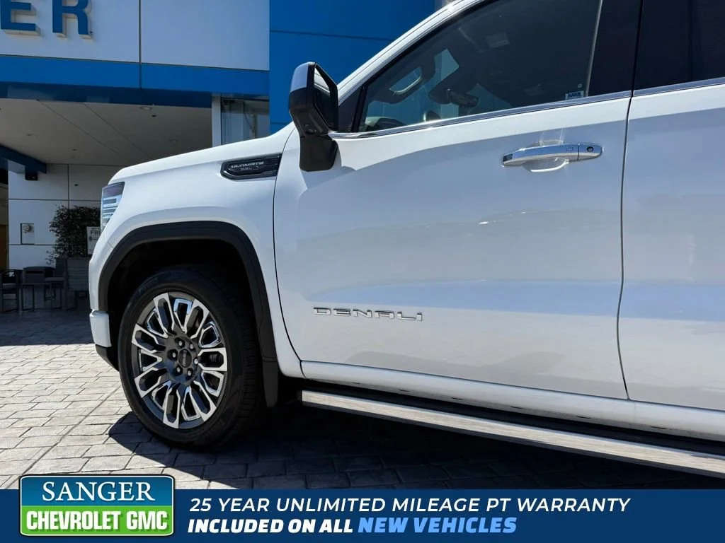 Used 2023 White Frost Tricoat GMC Denali Ultimate image 11