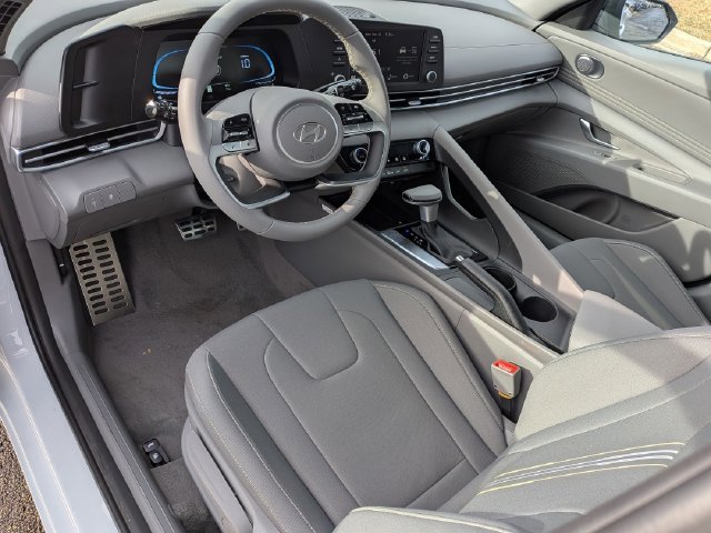 Used 2026 White Hyundai SEL Sport image 10