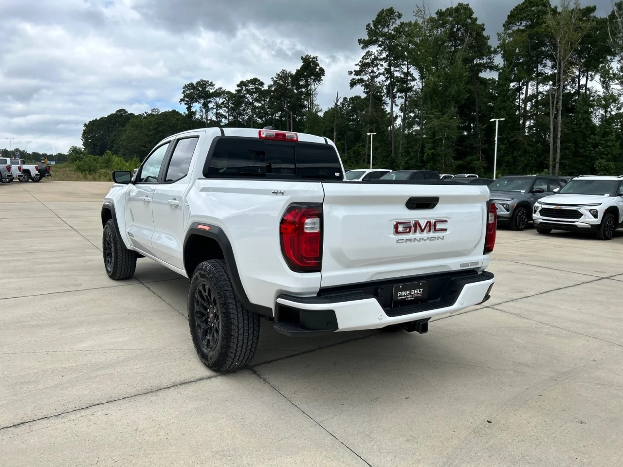 New 2026 Summit White GMC Elevation image 4
