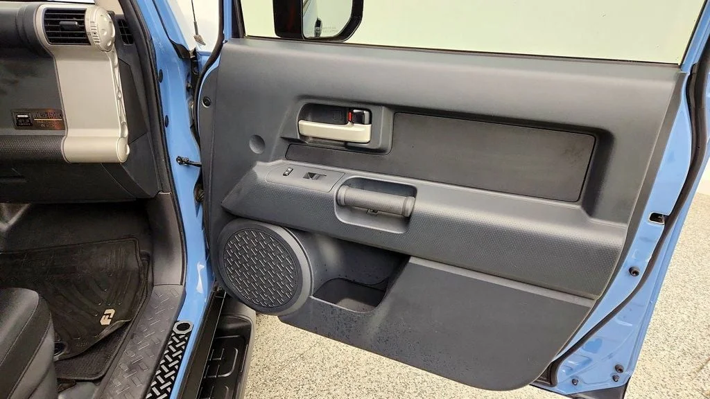 Used 2014 Heritage Blue Toyota 4WD 4dr Automatic image 23