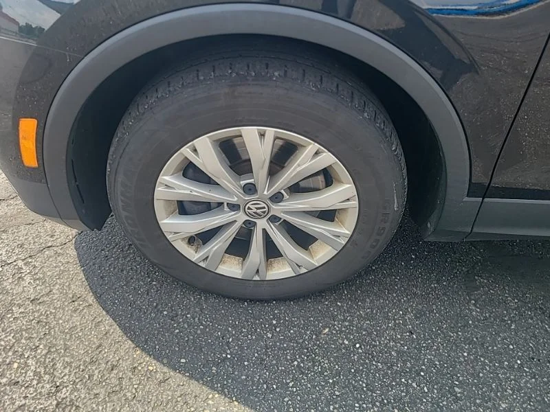 Used 2018 Black Volkswagen 2.0T SE image 10