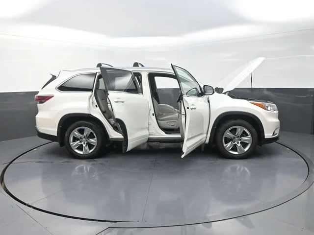 Used 2015 White Toyota Limited image 46