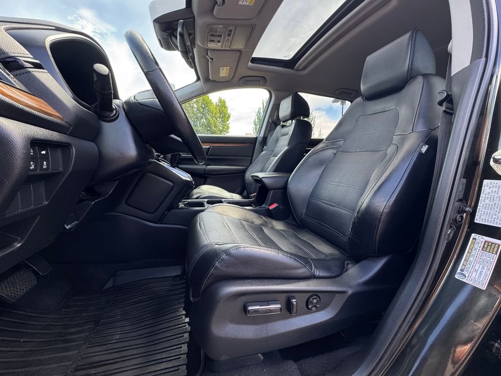 Used 2017 Dark Olive Metallic Honda Touring image 14