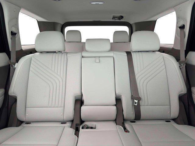 New 2026 Titan Green Hyundai SEL 8P image 11