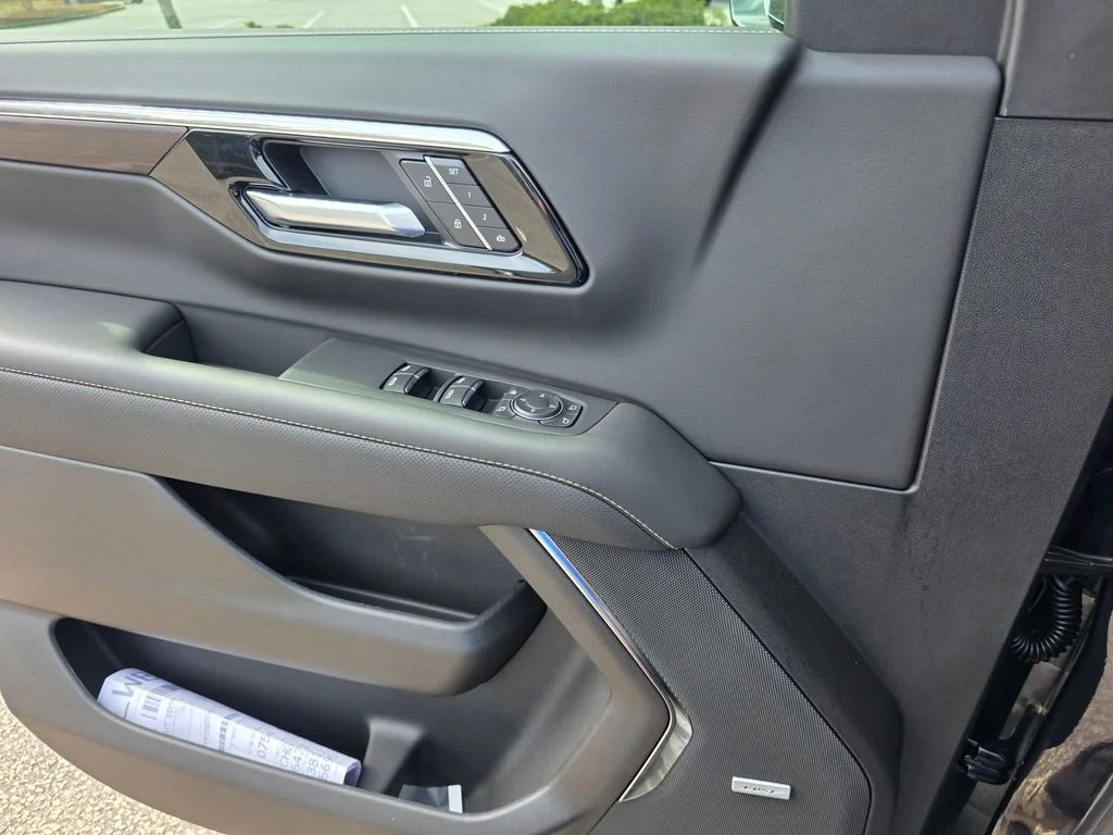 2026 Chevrolet Suburban Premier - Photo 13