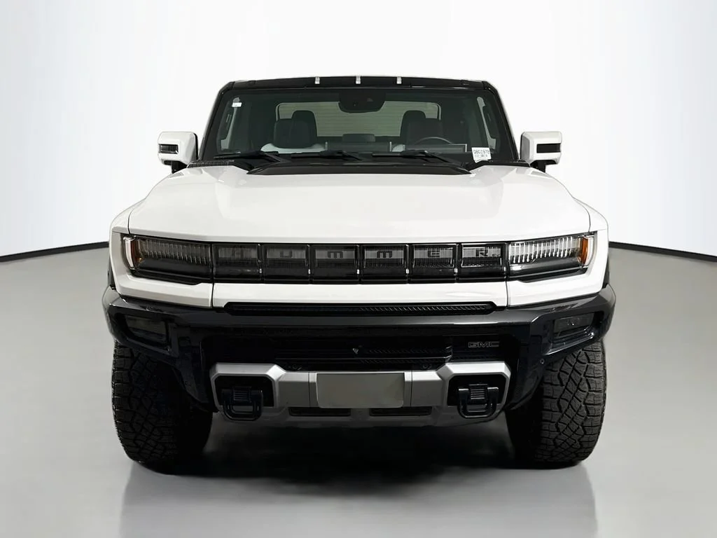 Used 2023 INTERSTELLAR WHITE GMC 3X image 2