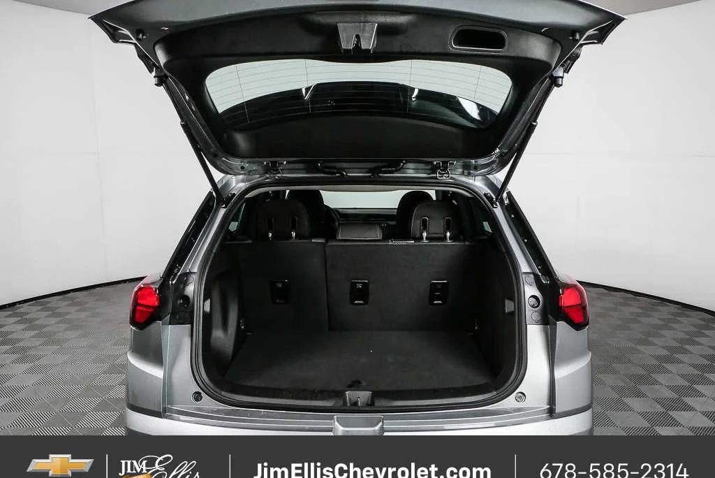 2027 Chevrolet Bolt LT - Photo 29