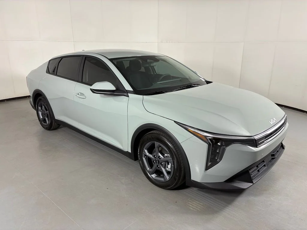 New 2026  Kia LXS image 2