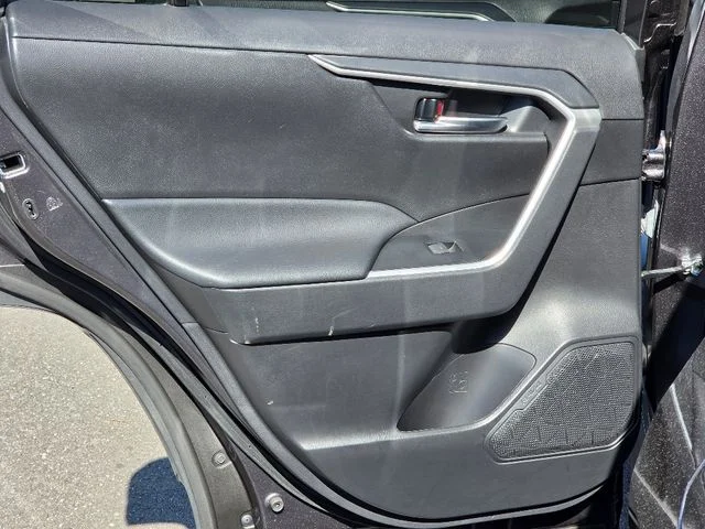 2024 Toyota RAV4 XLE - Photo 23