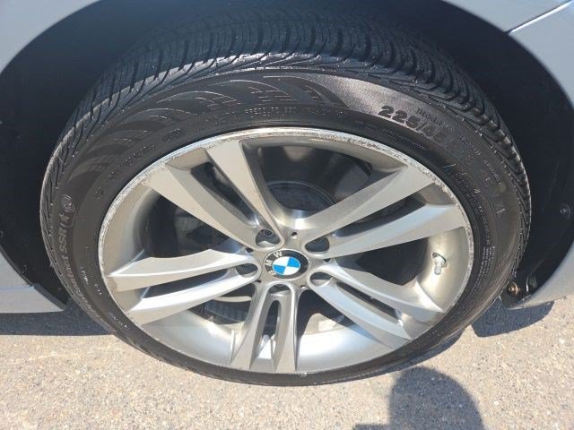 Used 2013 Liquid Blue Metallic BMW 328i xDrive image 22