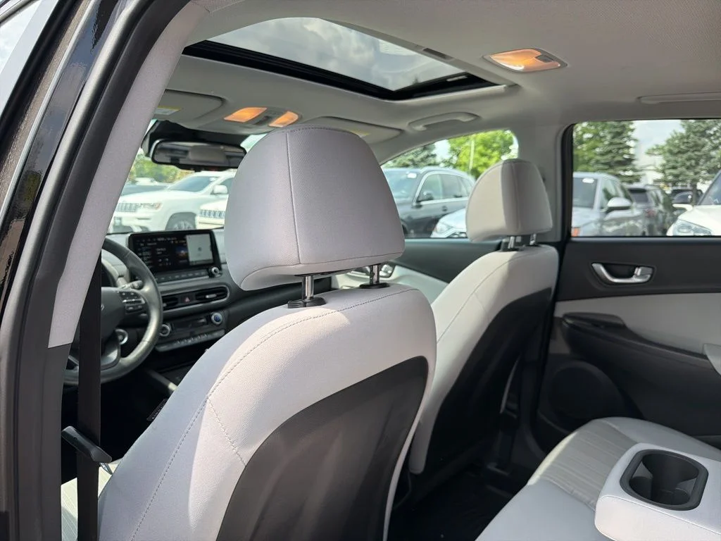 Used 2023 Black Hyundai SEL image 20
