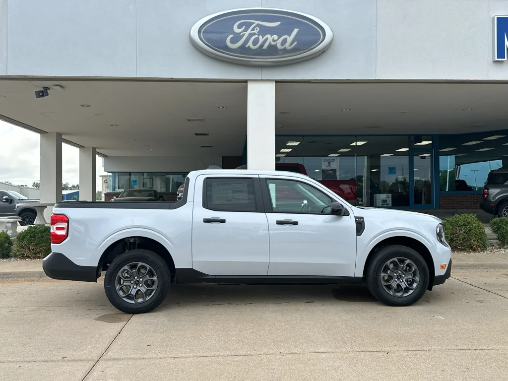 New 2026 Space White Metallic Ford XLT image 13
