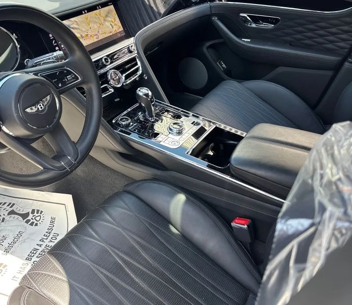 Used 2022 Black Bentley  image 5