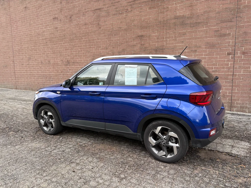 Used 2025 Intense Blue Hyundai SEL image 3