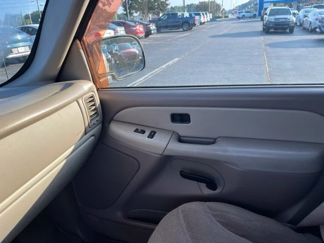 Used 2001  GMC SLE image 22