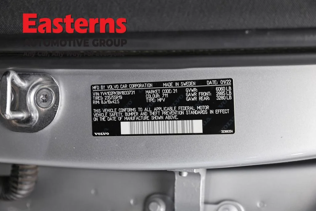 Used 2022 Gray Volvo T5 Momentum image 35