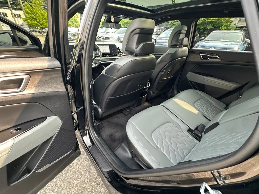 Used 2023 Black Kia X-Line image 23