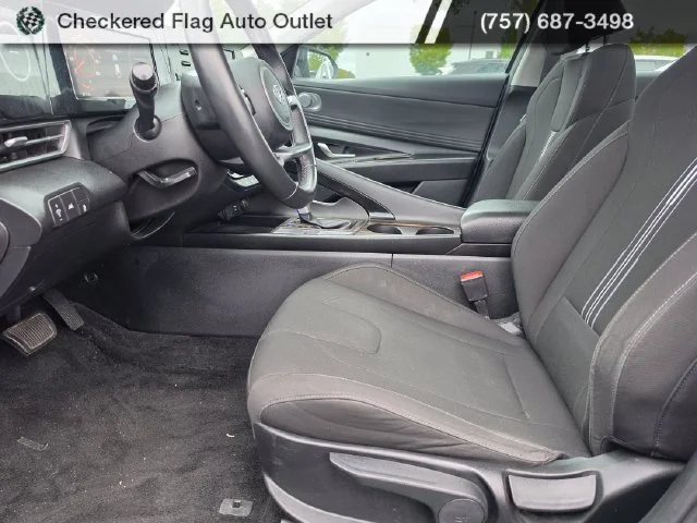 Used 2022 Fluid Metal Hyundai SEL image 8