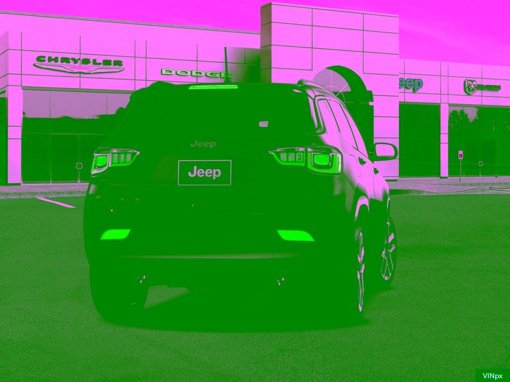 New 2026 Diamond Black Crystal Pearl-Coat Exterior Paint Jeep Limited image 14