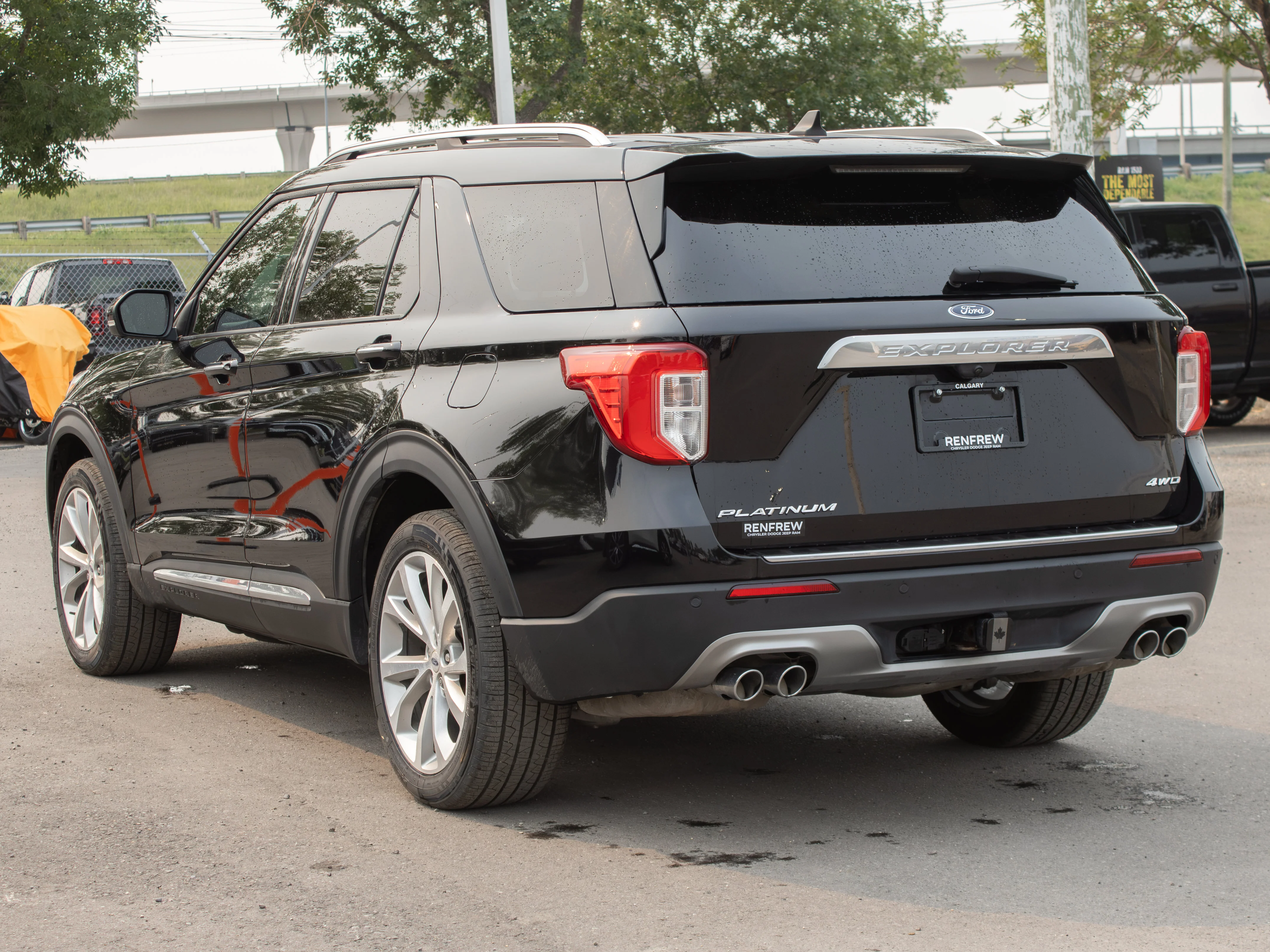 Certified Used 2023 Black Ford Platinum * No Accidents | Apple CarPlay | Luxury 3-Row SUV | Bang & Olufsen | Adaptive Cruise image 15