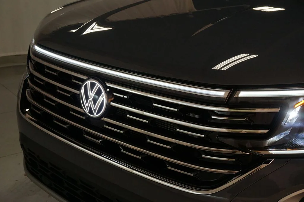 New 2026 Pure Gray Volkswagen SEL image 38