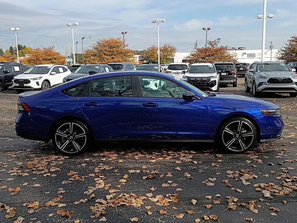 Certified Used 2026 Still Night Pearl Honda Sport image 2