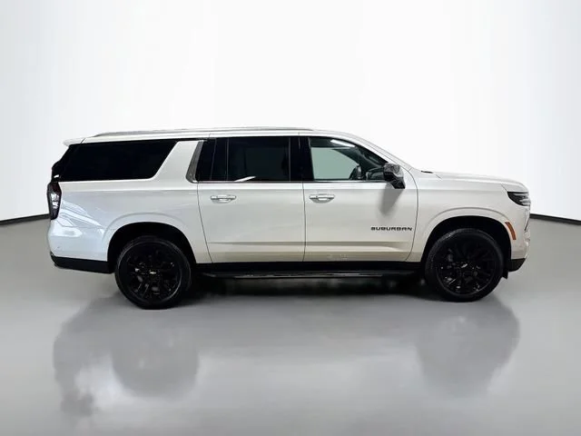 2025 Chevrolet Suburban Premier - Photo 6
